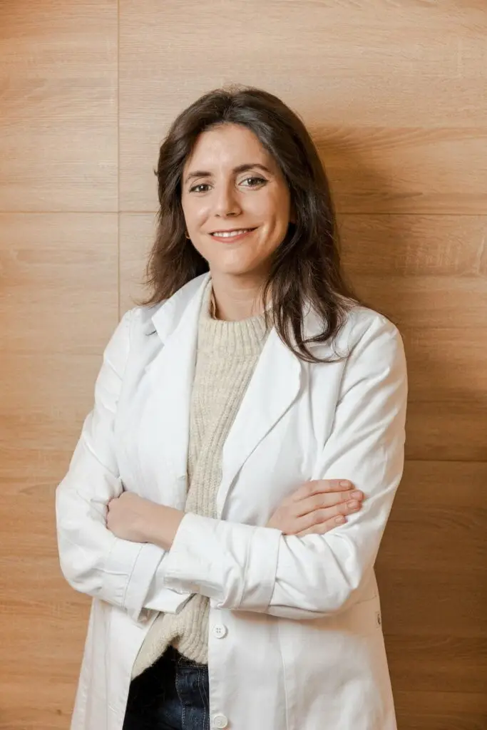 Dra. Alexandra Herranz, oftalmóloga especialista en oculoplástica
